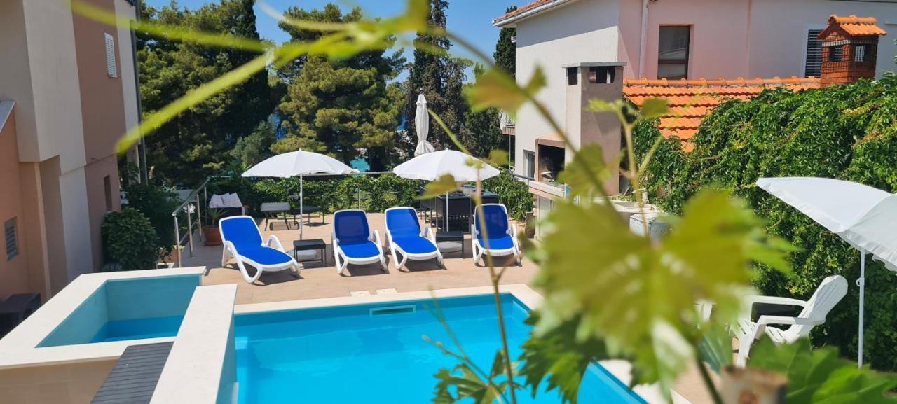 טרוגיר Apartments Villa Natali - Heating Pool מראה חיצוני תמונה